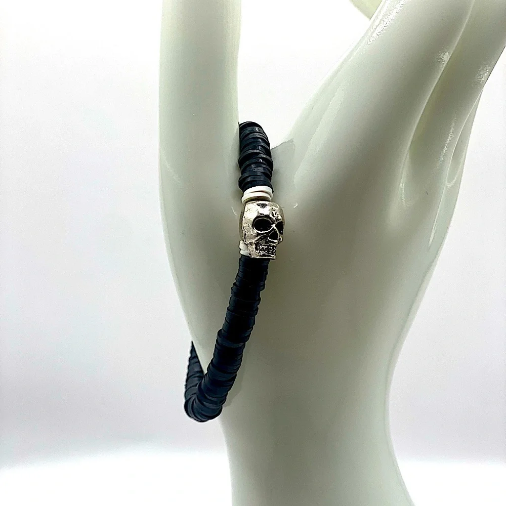 💀Skull💀 clay bead bracelet - Picture 2 of 2